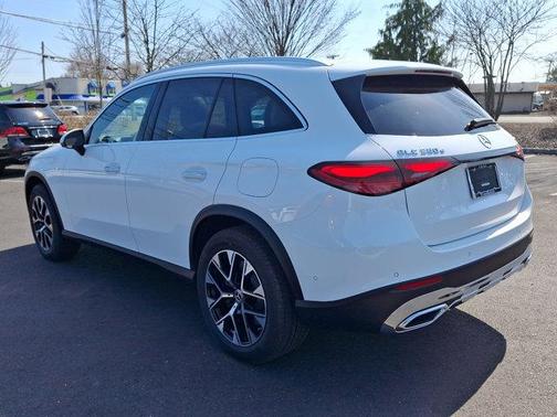 2025 Mercedes-Benz GLC 350e Base