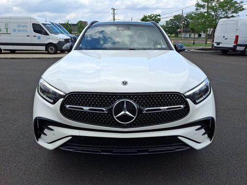 2025 Mercedes-Benz GLC 350e Base