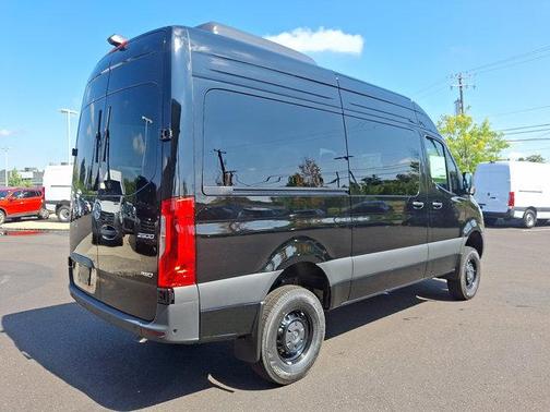 2025 Mercedes-Benz Sprinter 2500 Standard Roof
