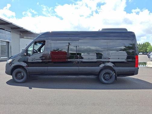 2025 Mercedes-Benz Sprinter 2500 High Roof