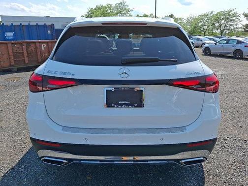 2025 Mercedes-Benz GLC 350e Base