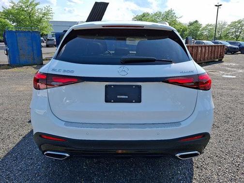 2025 Mercedes-Benz GLC 300 4MATIC