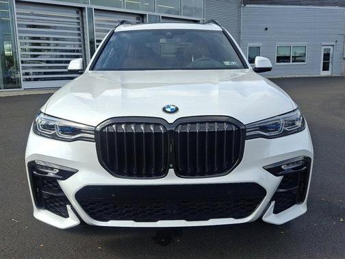 2021 BMW X7 M50i