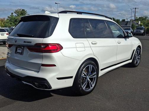 2021 BMW X7 M50i