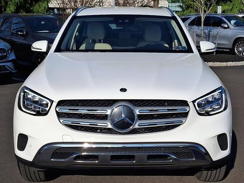 Polar White 2022 Mercedes-Benz GLC 300