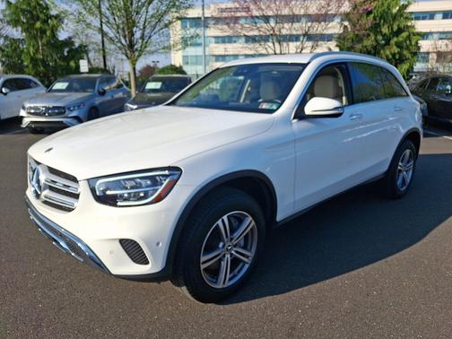 Polar White 2022 Mercedes-Benz GLC 300
