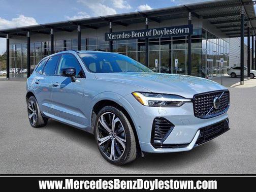 2024 Volvo XC60 Recharge Plug-In Hybrid T8 Ultimate Dark Theme