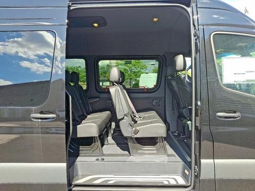 2025 Mercedes-Benz Sprinter 2500 Standard Roof