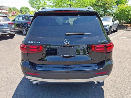 2025 Mercedes-Benz GLB 250 4MATIC