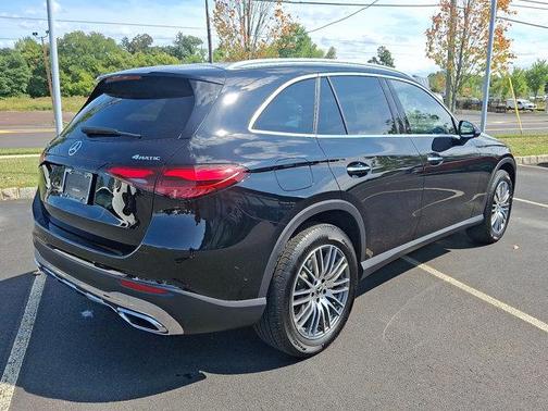 2025 Mercedes-Benz GLC 300 4MATIC