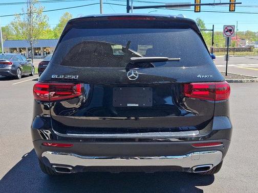 2025 Mercedes-Benz GLB 250 4MATIC