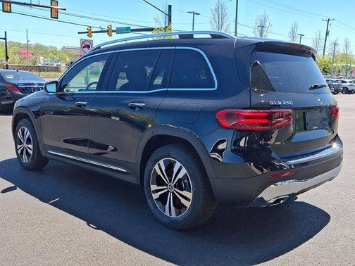 2025 Mercedes-Benz GLB 250 4MATIC