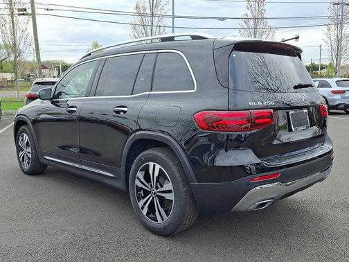 2025 Mercedes-Benz GLB 250 4MATIC