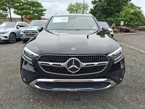 2025 Mercedes-Benz GLC 300 4MATIC