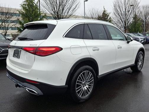 2025 Mercedes-Benz GLC 300 4MATIC