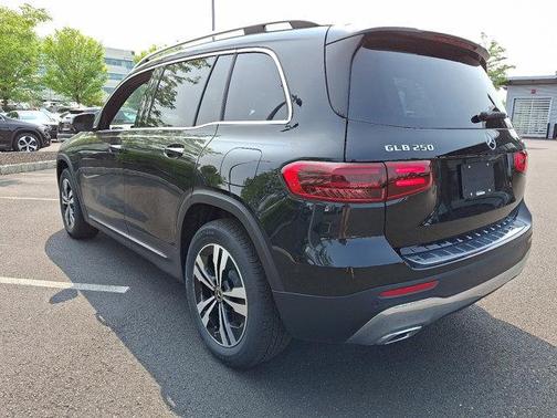 2025 Mercedes-Benz GLB 250 4MATIC