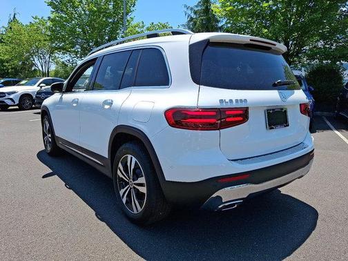 2025 Mercedes-Benz GLB 250 4MATIC