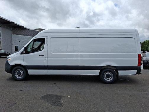 2025 Mercedes-Benz Sprinter 2500 High Roof
