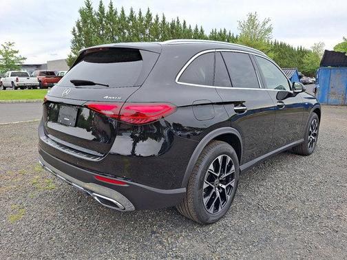 2025 Mercedes-Benz GLC 350e Base