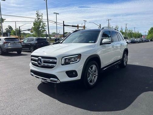 Polar White 2023 Mercedes-Benz GLB 250