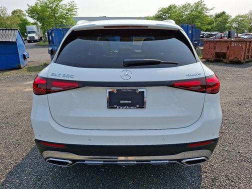 2025 Mercedes-Benz GLC 300 4MATIC