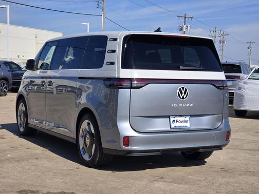 2025 Volkswagen ID. Buzz Pro S Plus