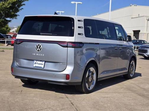 2025 Volkswagen ID. Buzz Pro S Plus