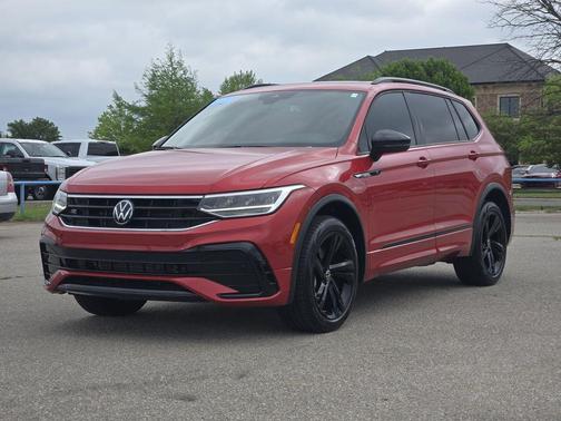 2024 Volkswagen Tiguan 2.0T SE R-Line Black