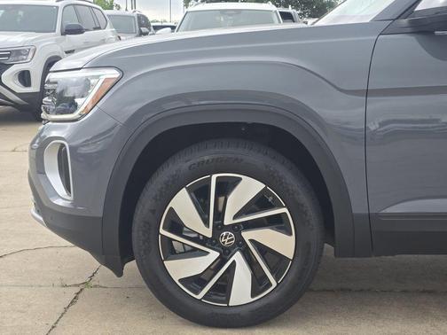 Pure Gray 2026 Volkswagen Atlas 2.0T SE W/TECHNOLOGY