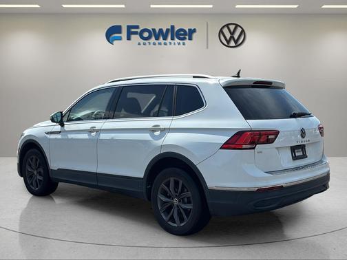 Pure White 2022 Volkswagen Tiguan 2.0T SE