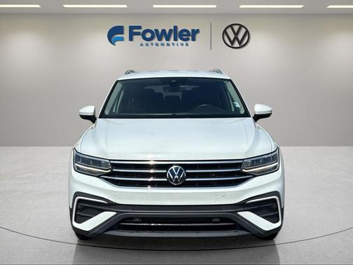 Pure White 2022 Volkswagen Tiguan 2.0T SE