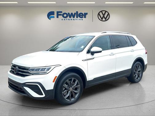 Pure White 2022 Volkswagen Tiguan 2.0T SE