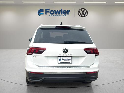 Pure White 2022 Volkswagen Tiguan 2.0T SE