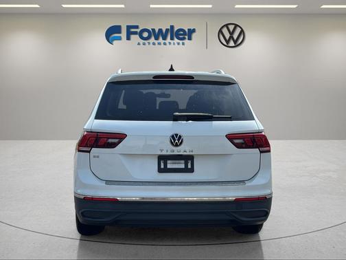 Pure White 2022 Volkswagen Tiguan 2.0T SE