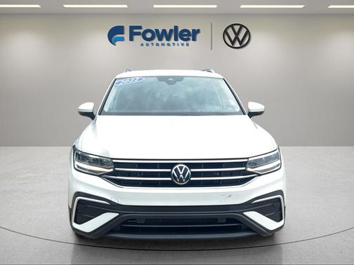 Pure White 2022 Volkswagen Tiguan 2.0T SE