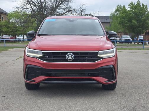 Kings Red 2024 Volkswagen Tiguan 2.0T SE R-Line Black