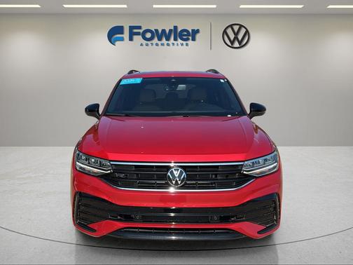 Kings Red 2024 Volkswagen Tiguan 2.0T SE R-Line Black