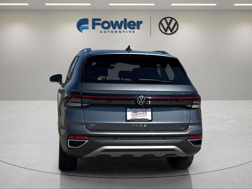 Platinum Gray Metallic 2025 Volkswagen Taos 1.5T SE