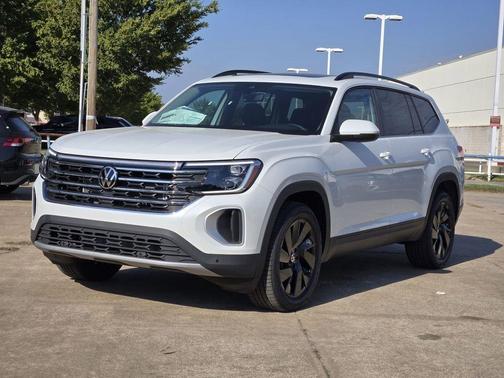 Opal White Pearl 2026 Volkswagen Atlas 2.0T SE w/Technology