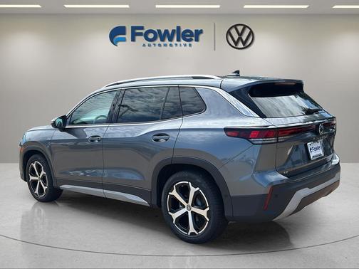 Platinum Gray Metallic 2026 Volkswagen Tiguan 2.0T SE