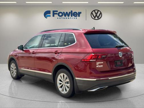Cardinal Red Metallic 2018 Volkswagen Tiguan 2.0T SE