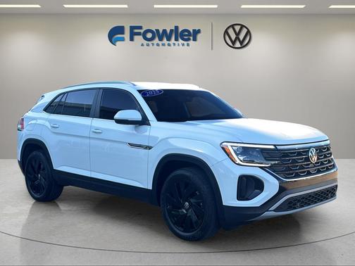 Pure White 2025 Volkswagen Atlas Cross Sport 2.0T SE w/Technology