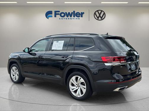 Deep Black Pearl Effect 2023 Volkswagen Atlas 2.0T SE w/Technology