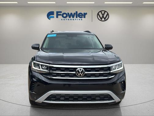 Deep Black Pearl Effect 2023 Volkswagen Atlas 2.0T SE w/Technology