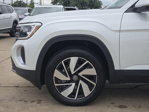 White 2026 Volkswagen Atlas 2.0T SE W/TECHNOLOGY