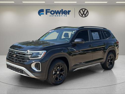 Deep Black Pearl Effect 2025 Volkswagen Atlas 2.0T Peak Edition