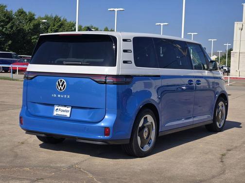 2025 Volkswagen ID. Buzz Pro S Plus