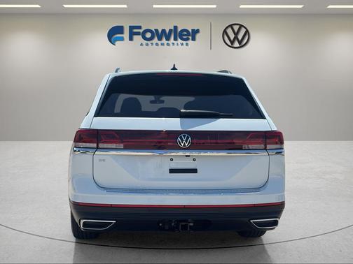 Pure White 2024 Volkswagen Atlas 2.0T SE w/Technology