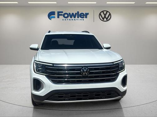 Pure White 2024 Volkswagen Atlas 2.0T SE w/Technology