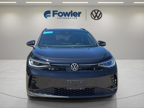 Deep Black Pearl Effect 2023 Volkswagen ID.4 Pro S